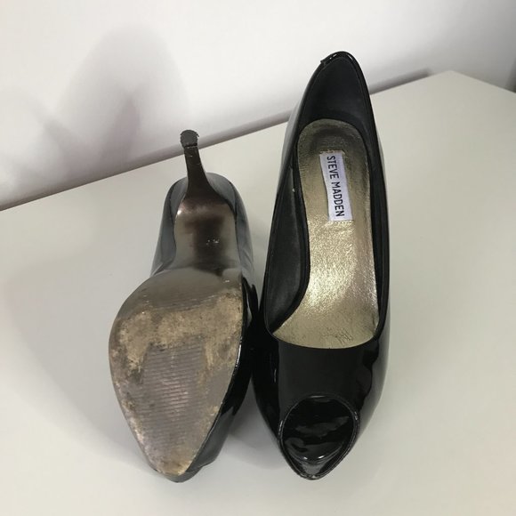 Steve Madden Black Open-Toe Patent Leather Pumps - Picture 6 of 6